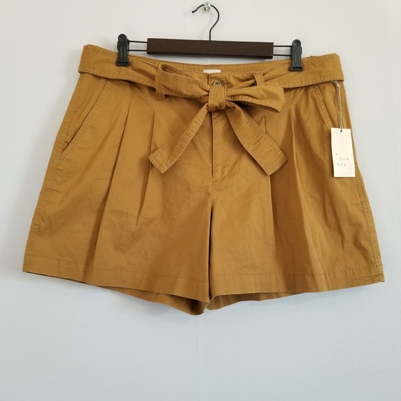 NWT A New Day Mustard Brown Khaki High Rise Pleat Front Tie Waist Shorts Size 16 - Picture 4 of 10
